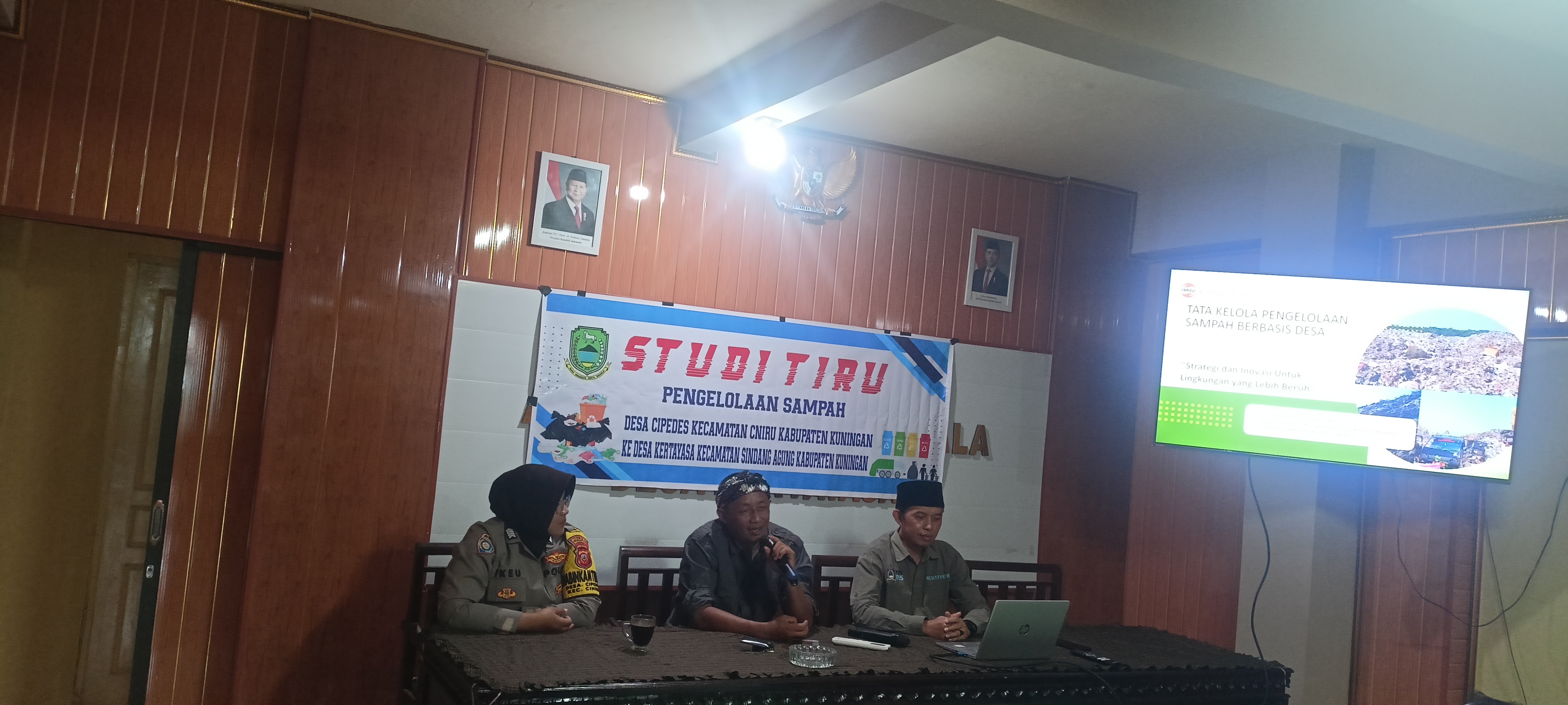 Kunjungan Pemerintah Desa Cipedes Kecamatan Ciniru ke Desa Kertayasa dalam Rangka Studi Tiru Pengelolaan Sampah di TPS3R Yuni Sarah