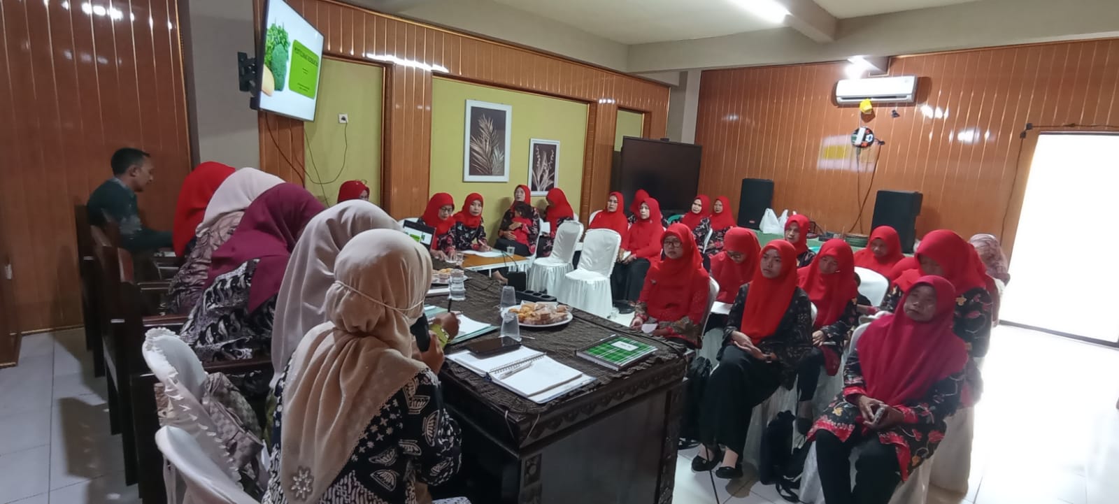 Rakor Bulanan Kader Posyandu dan PKK Desa Kertayasa Bahas Isu Strategis Kesehatan dan Pemberdayaan