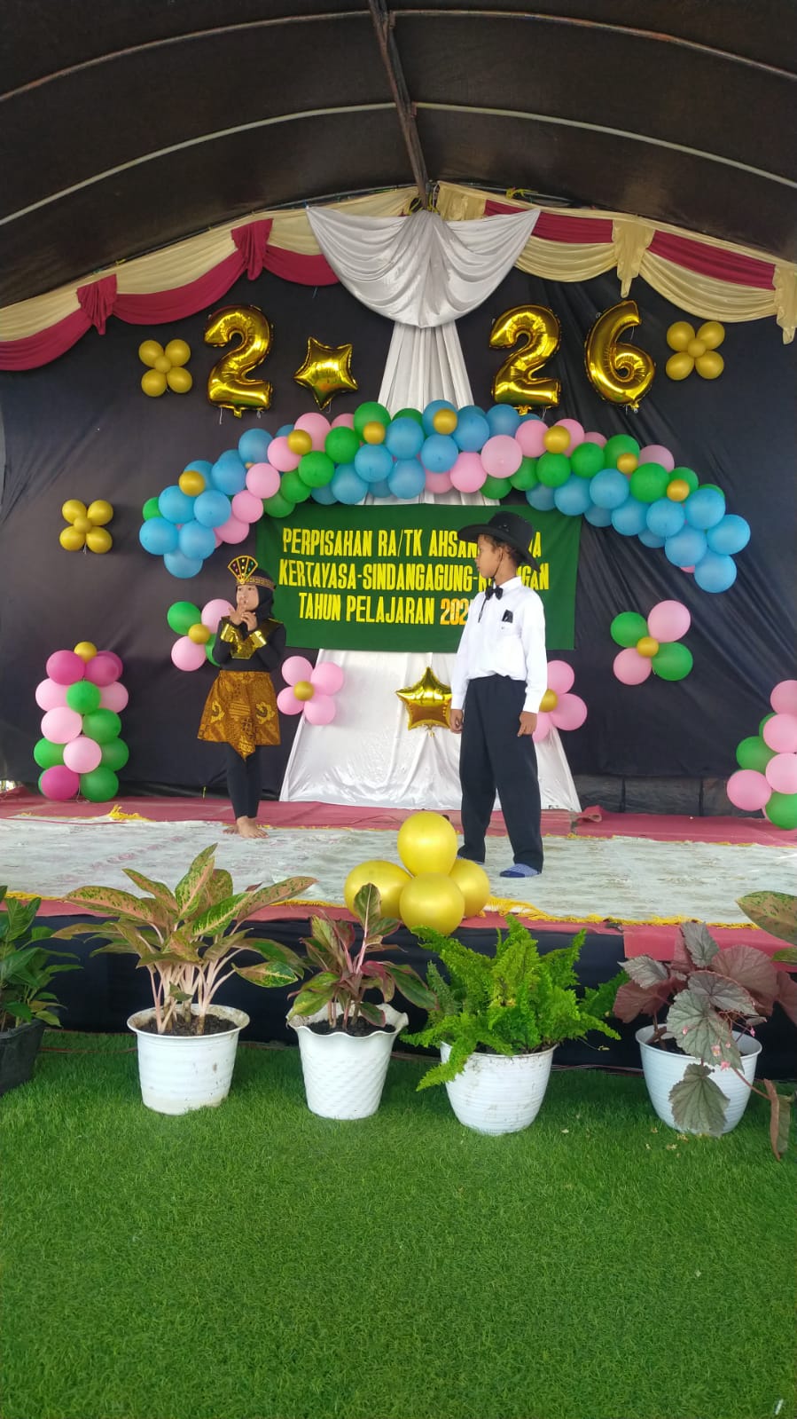 Wujudkan Generasi Qur\'ani Sejak Dini, Kades dan Ketua PKK Kertayasa Hadiri Pelepasan Siswa RA Ahsanul Huda