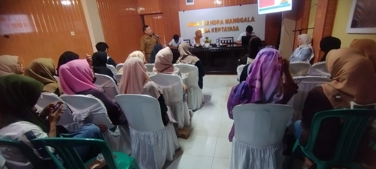 Sinergi Mahasiswa KKN Universitas Kuningan dan Pemdes Kertayasa Gelar Penyuluhan MPASI untuk Cegah Stunting